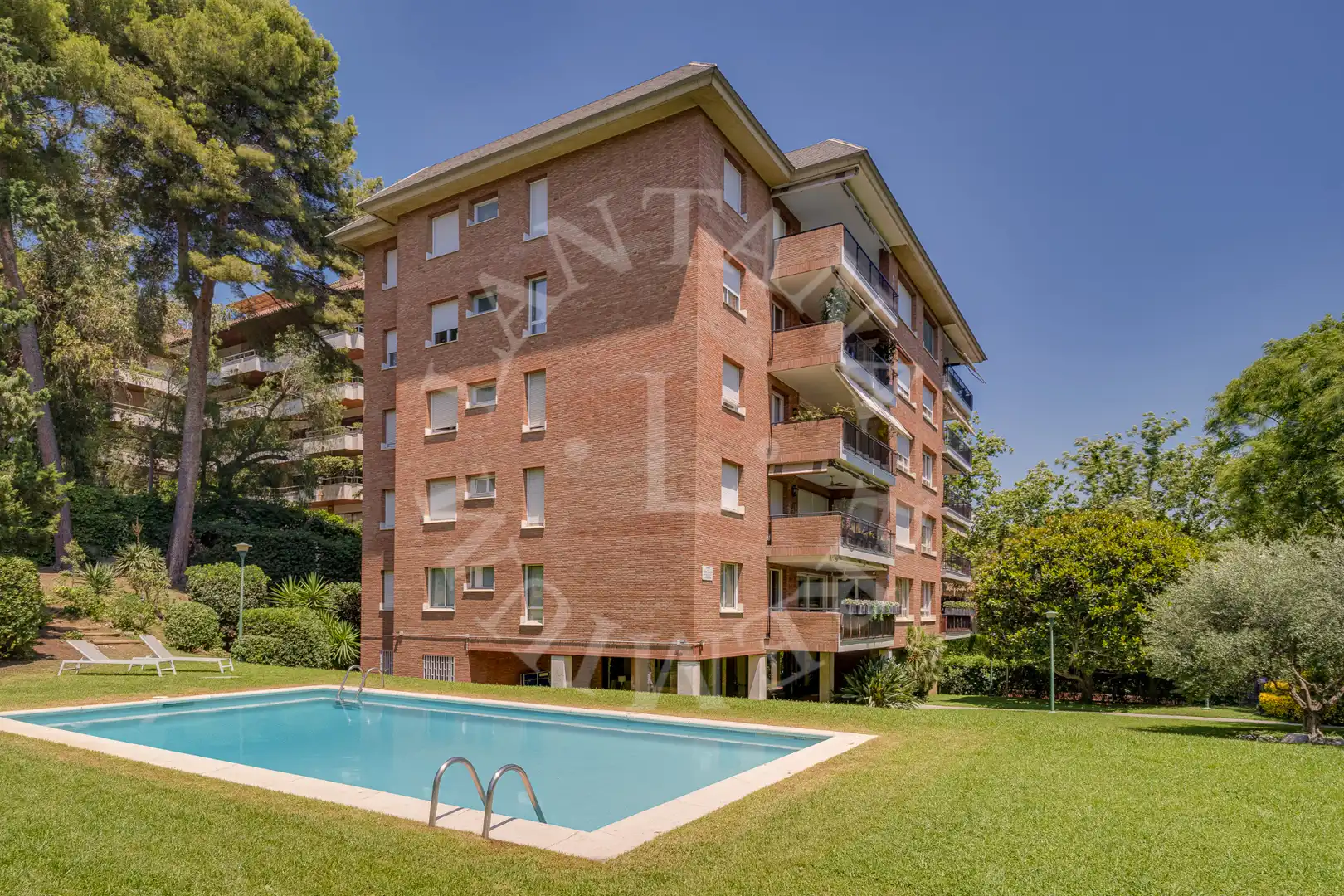 Vista exterior de Pis en venda en Barcelona amb Aire condicionat, Calefacció i Parquet