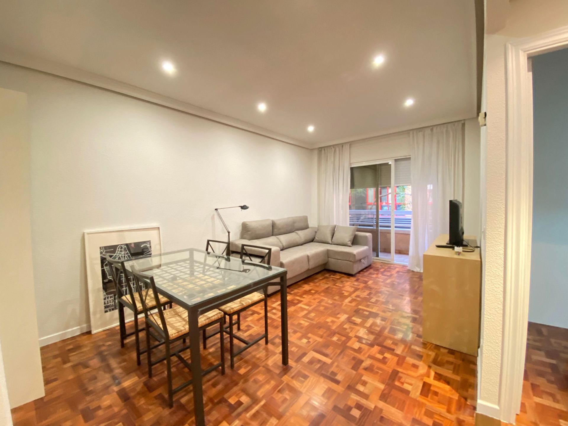 Sala d'estar de Apartament de lloguer en Ciudad Real Capital amb Calefacció, Terrassa i Moblat