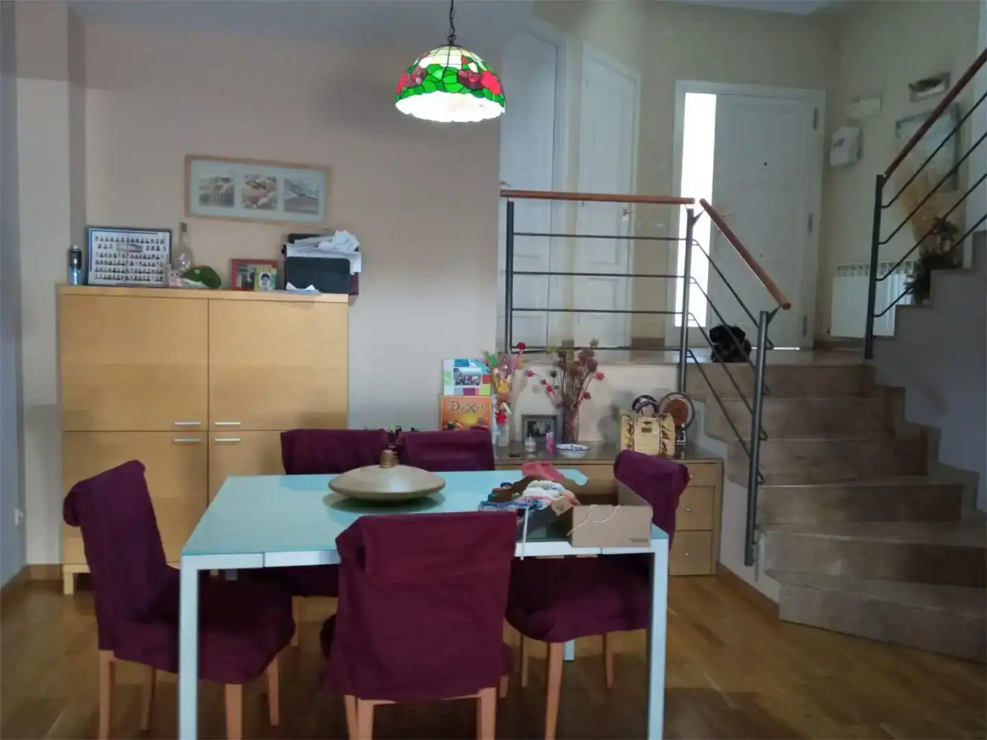 Menjador de Casa adosada per a compartir en Vallirana amb Parquet, Piscina i Moblat