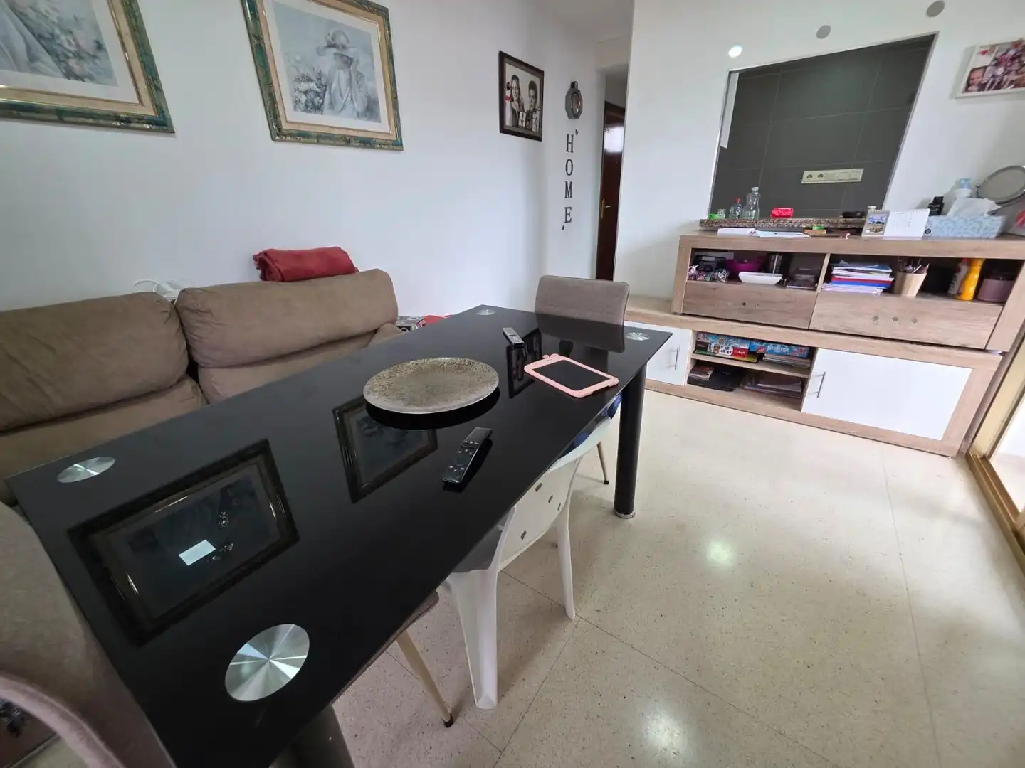 Sala de estar de Piso en venta en Benidorm con Jardín privado, Amueblado y Piscina comunitaria