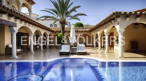Villa de prestigio exclusiva con 25 m de amarre