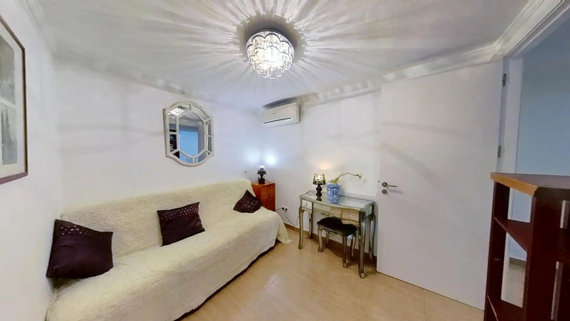 Sala d'estar de Casa adosada en venda en Salou amb Aire condicionat, Terrassa i Traster