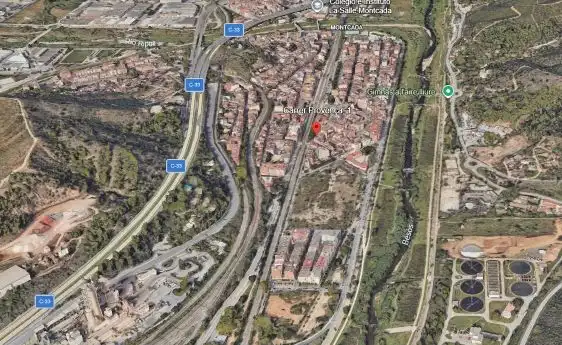 Vista exterior de Pis en venda en Montcada i Reixac