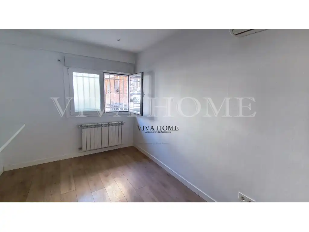 Bedroom of Flat for sale in Madrid
