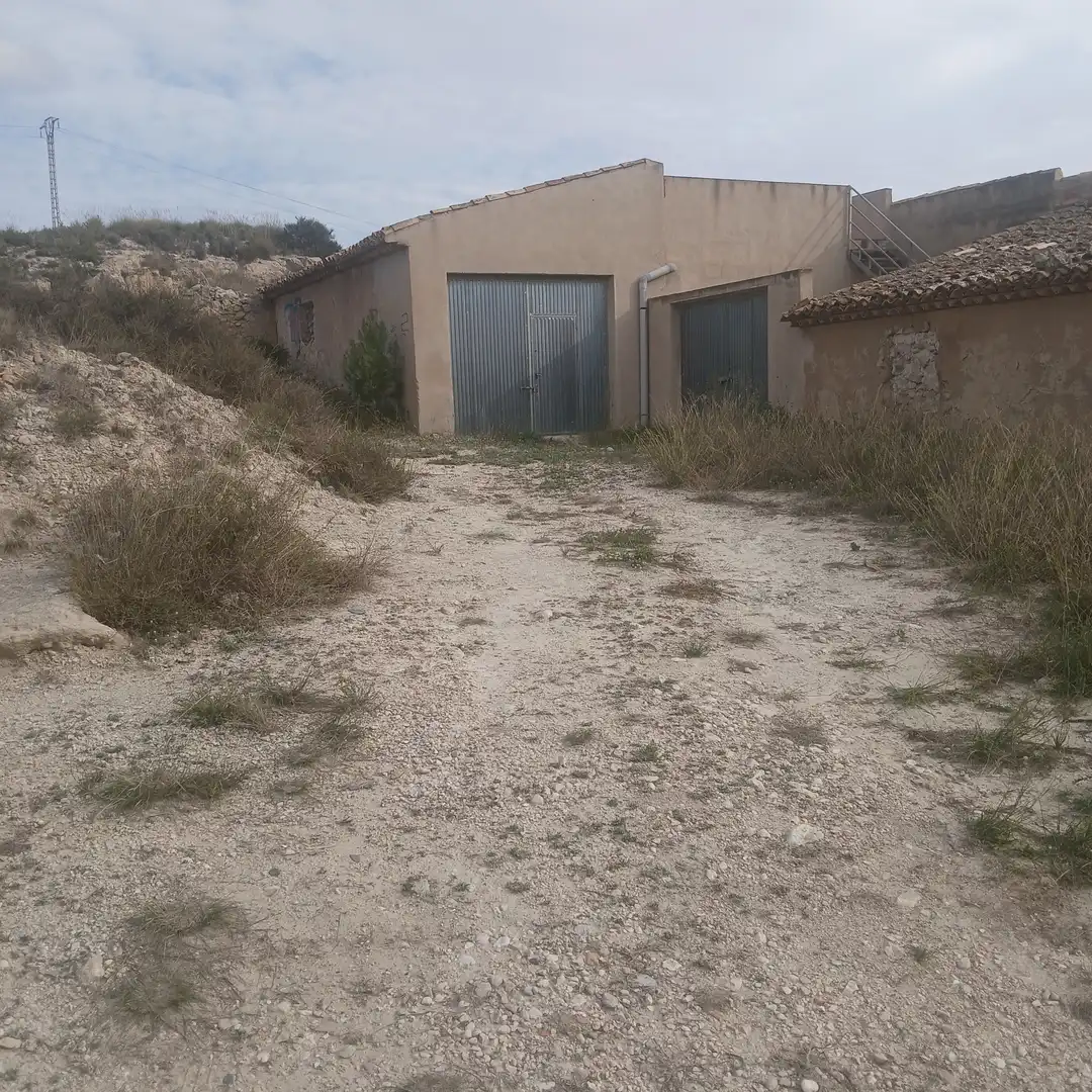 Local comercial en venda a Petrer