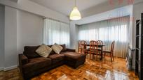 Living room of Flat to rent in  Madrid Capital  with Air Conditioner, Heating and Parquet flooring