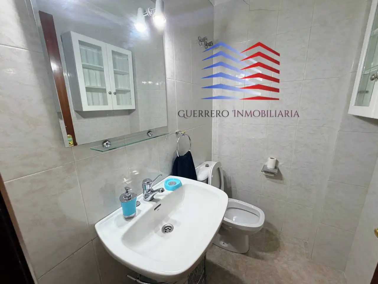 Bathroom of Flat for rent in Ourense Capital   with Heating, Terrace and Furnished