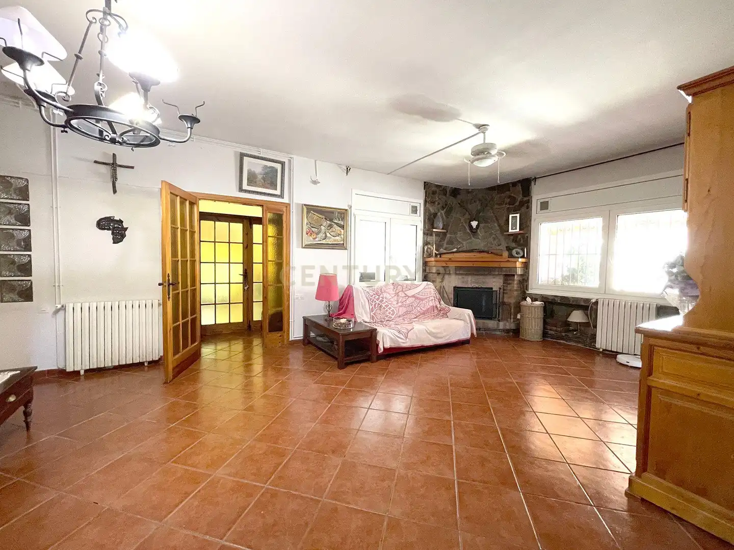 Living room of Houses for sale in Terrassa  with Air Conditioner, Private garden and Storage room