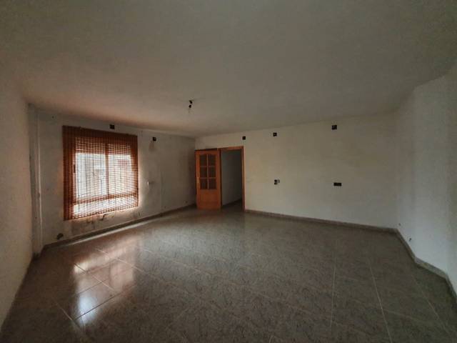 Casa adosada en Venta en Calle Madrid, 1 en Minglanilla