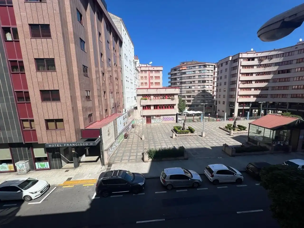 Vista exterior de Piso para compartir en Ourense Capital  con Calefacción, Amueblado y Balcón