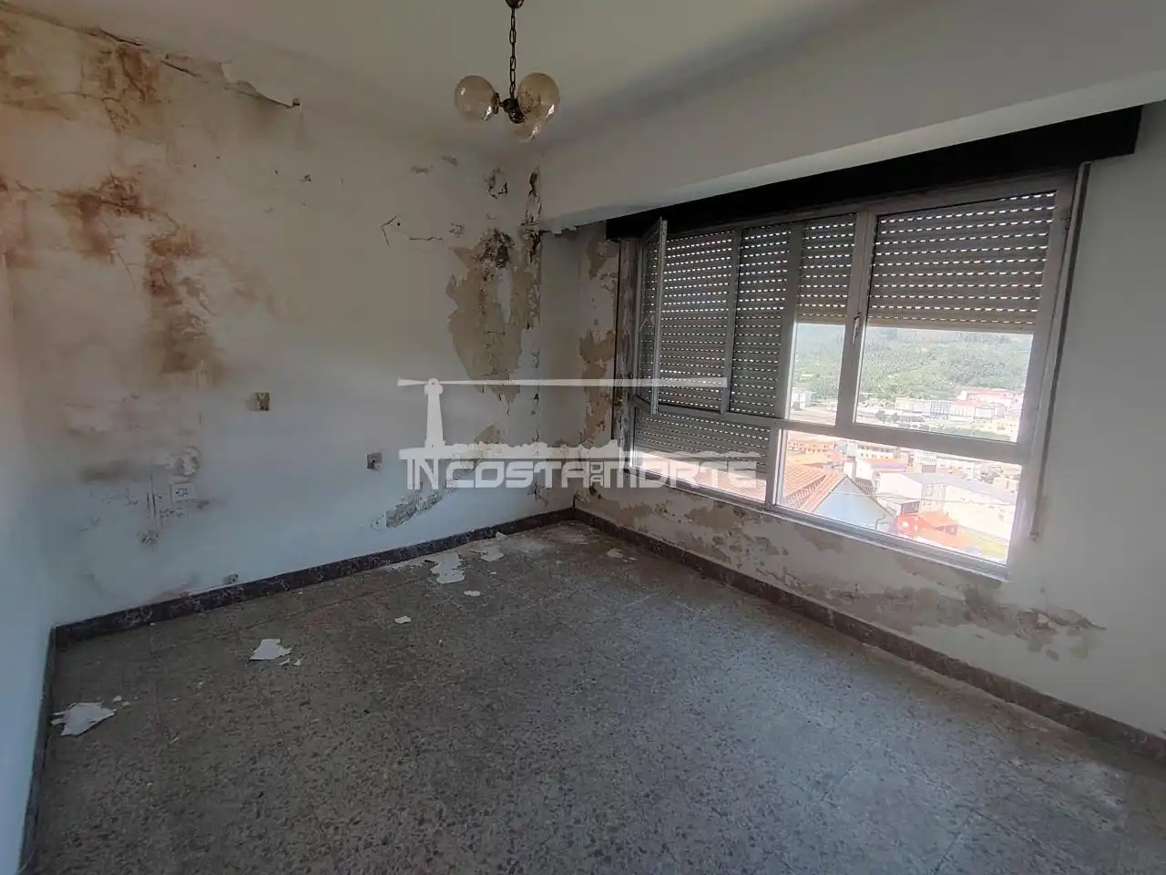 Bedroom of Duplexes for sale in Cee  with Storage room