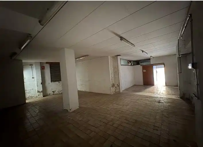 Local comercial en venta en Girona, imagen 2