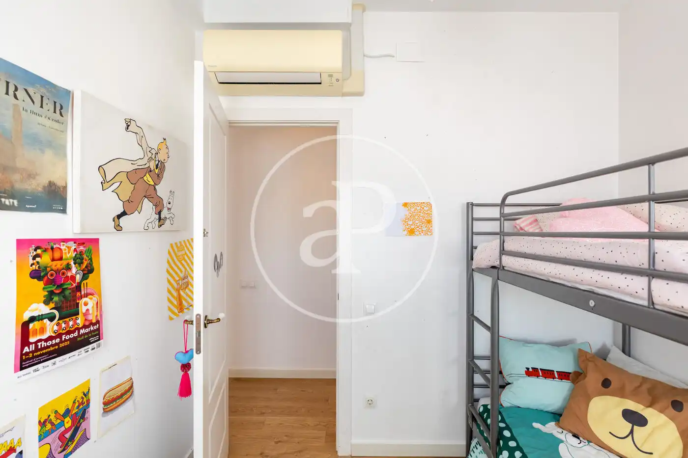 Bedroom of Attic for sale in Barcelona  with Air Conditioner, Heating and Terrace