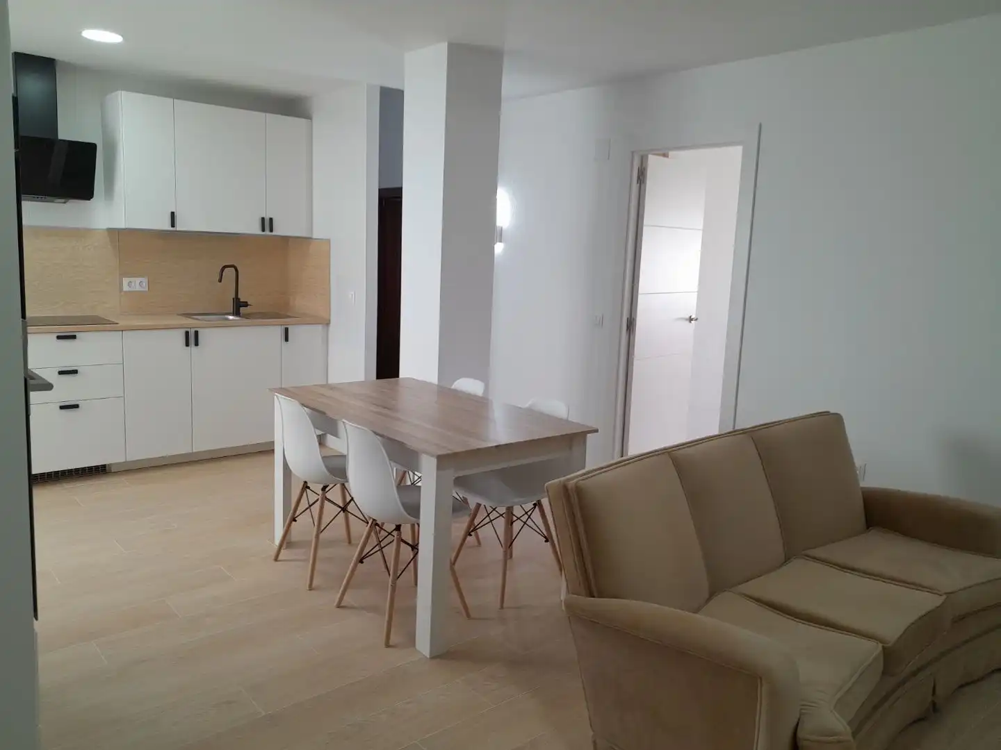 Sala d'estar de Pis en venda en  Sevilla Capital amb Aire condicionat, Terrassa i Balcó