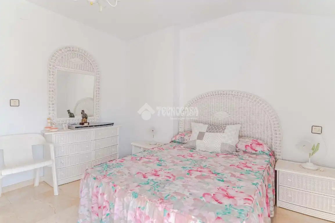Habitación de Casa adosada en venta en Motril con Terraza, Trastero y Balcón