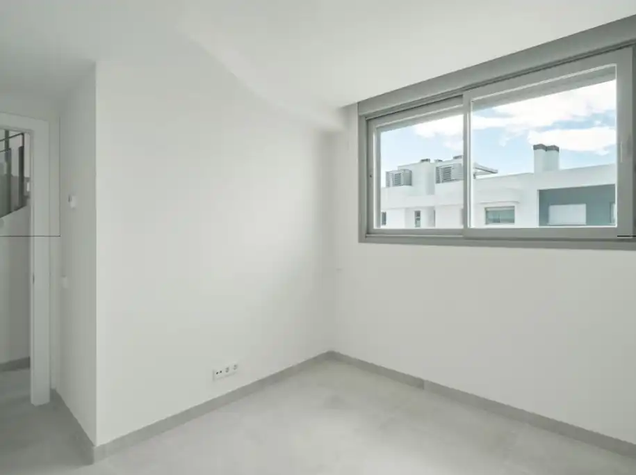 Schlafzimmer von Wohnung zum Verkauf in Marbella mit Terrasse, Abstellraum und Schwimmbad