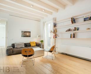 Living room of Flat for sale in  Barcelona Capital  with Air Conditioner, Heating and Parquet flooring