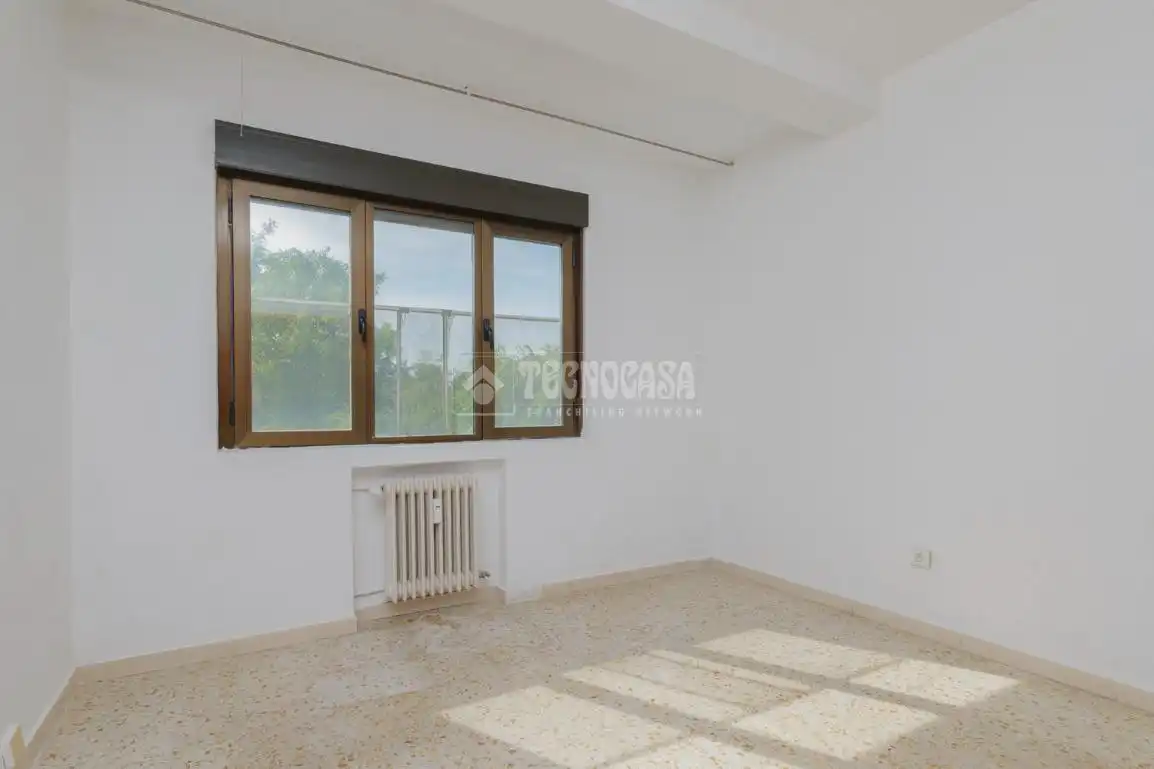 Bedroom of Flat for sale in Madrid  with Heating, Parquet flooring and Terrace