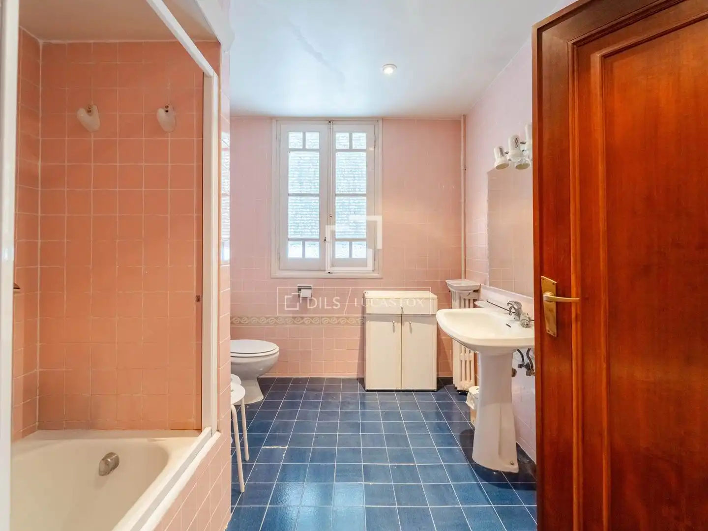 Baño de Piso en venta en Valencia con Calefacción