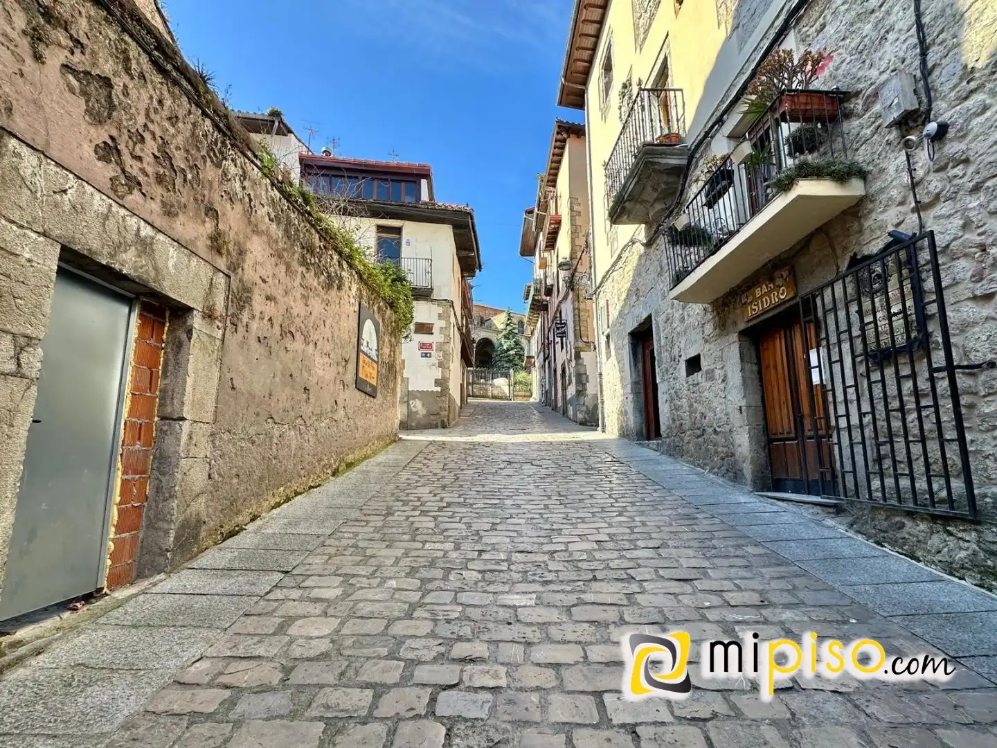 Vista exterior de Piso en venta en Laredo con Calefacción, Amueblado y Balcón