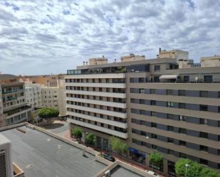 Vista exterior de Pis en venda en  Almería Capital amb Aire condicionat i Terrassa