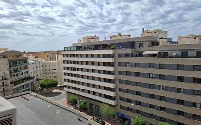 Vista exterior de Pis en venda en  Almería Capital amb Aire condicionat i Terrassa