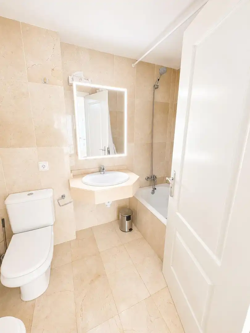 Baño de Piso de alquiler en  Palma de Mallorca con Aire acondicionado, Calefacción y Parquet