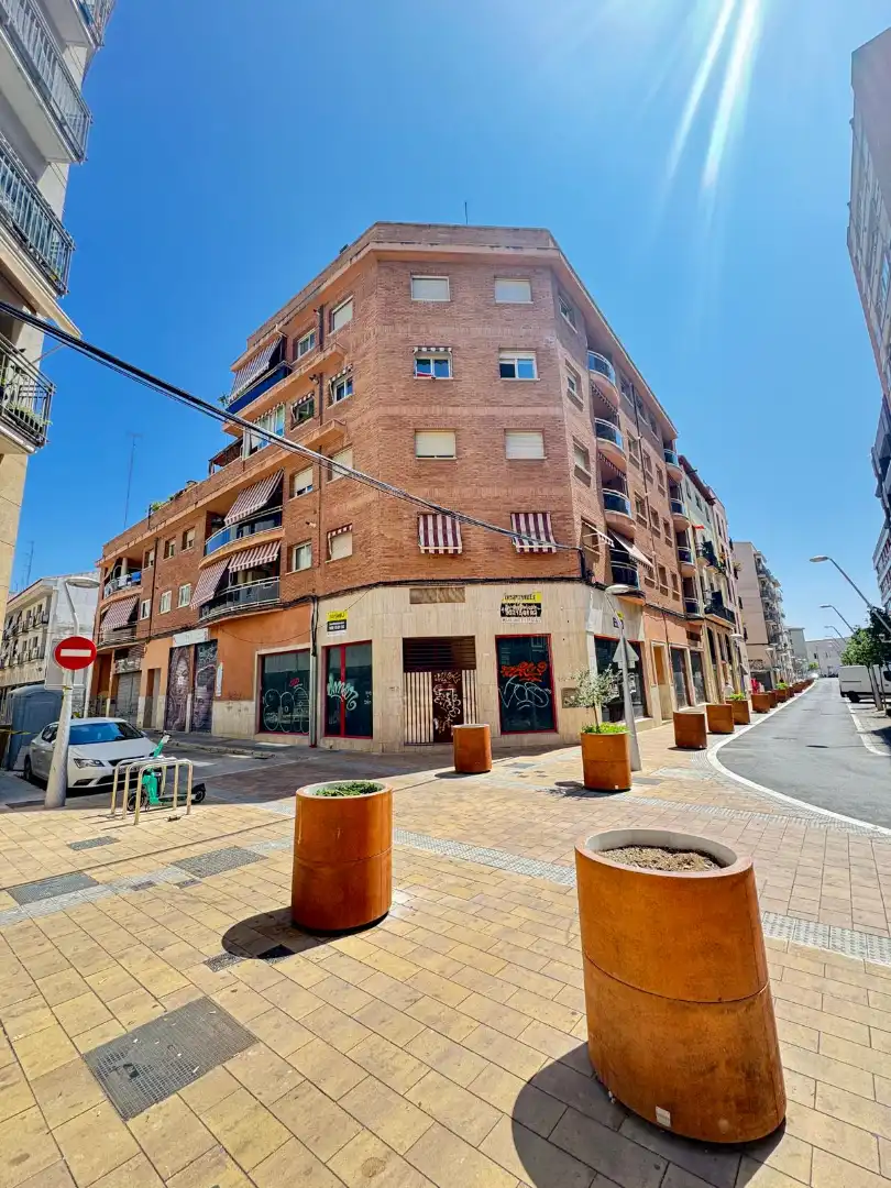 Vista exterior de Local en venta en Tarragona con Aire acondicionado, Calefacción y Amueblado