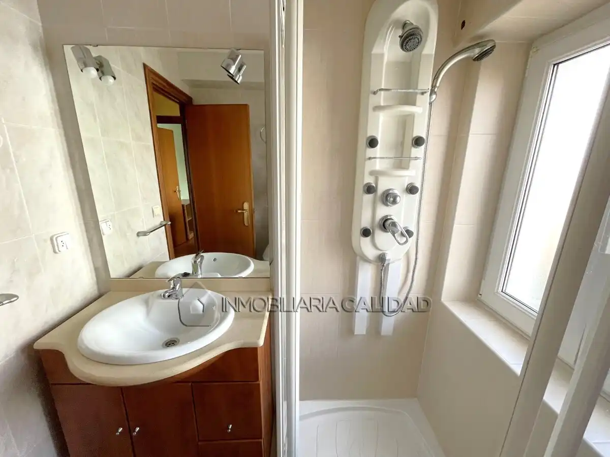 Bathroom of Flat for rent in Burgos  with Heating and Furnished