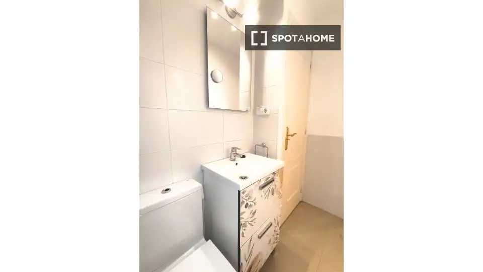Schlafzimmer von Wohnung zur untervermieten in Madrid mit Klimaanlage, Heizung und Terrasse