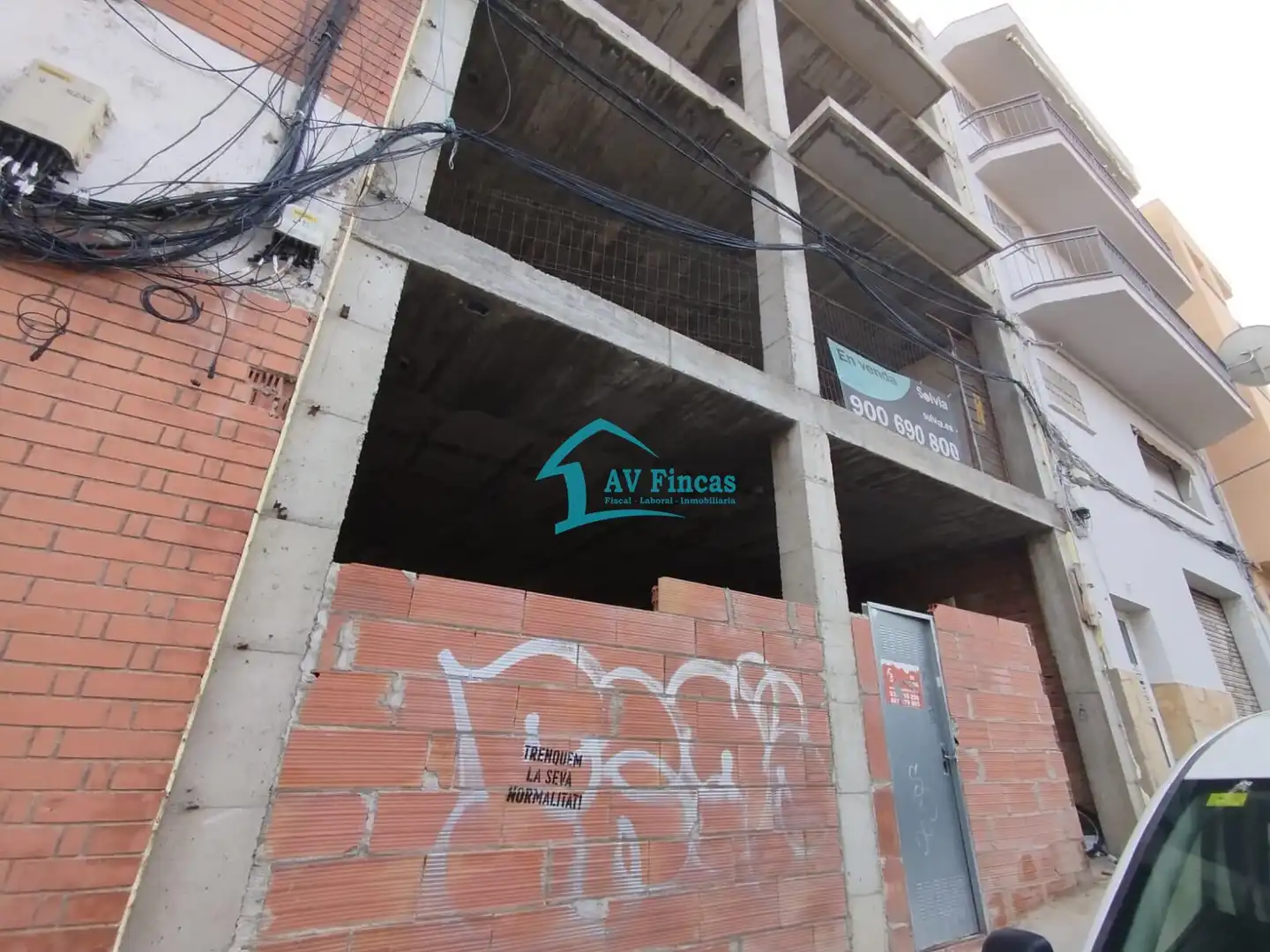 Vista exterior de Edificio en venta en Esparreguera