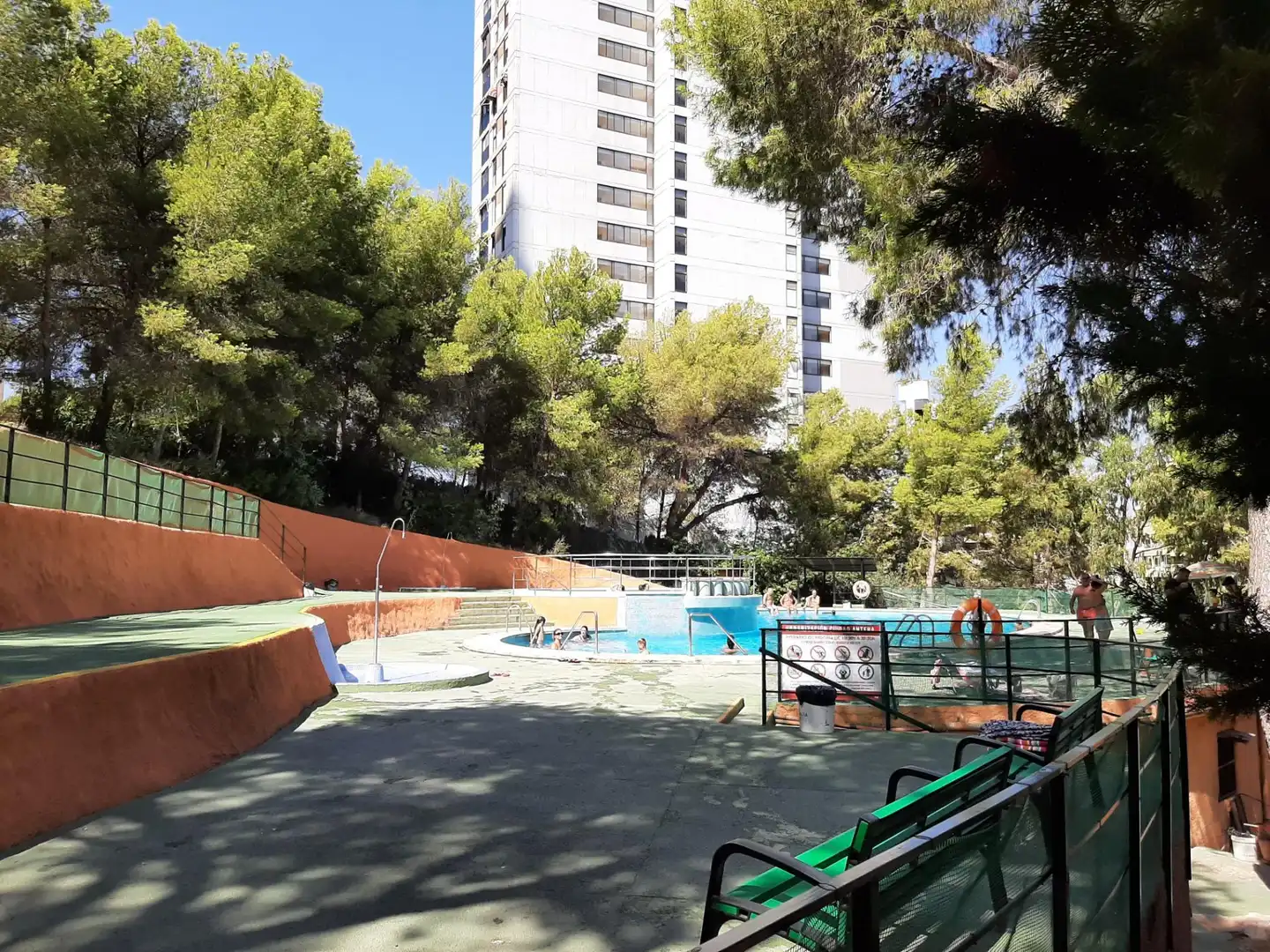 Swimming pool of Flat for sale in Benidorm  with Air Conditioner, Terrace and Furnished
