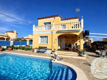 Casa con balcón en venta en Constitució