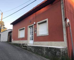 Vista exterior de Casa o xalet en venda en A Pobra do Caramiñal amb Traster