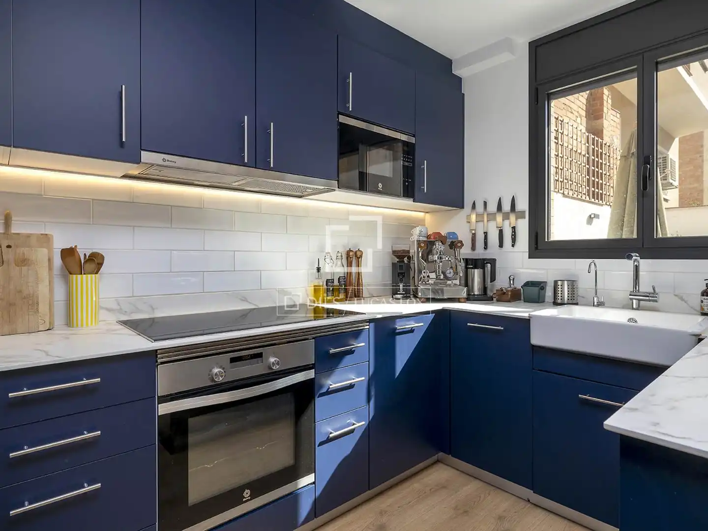 Küche von Wohnung zum Verkauf in Barcelona mit Klimaanlage, Heizung und Terrasse