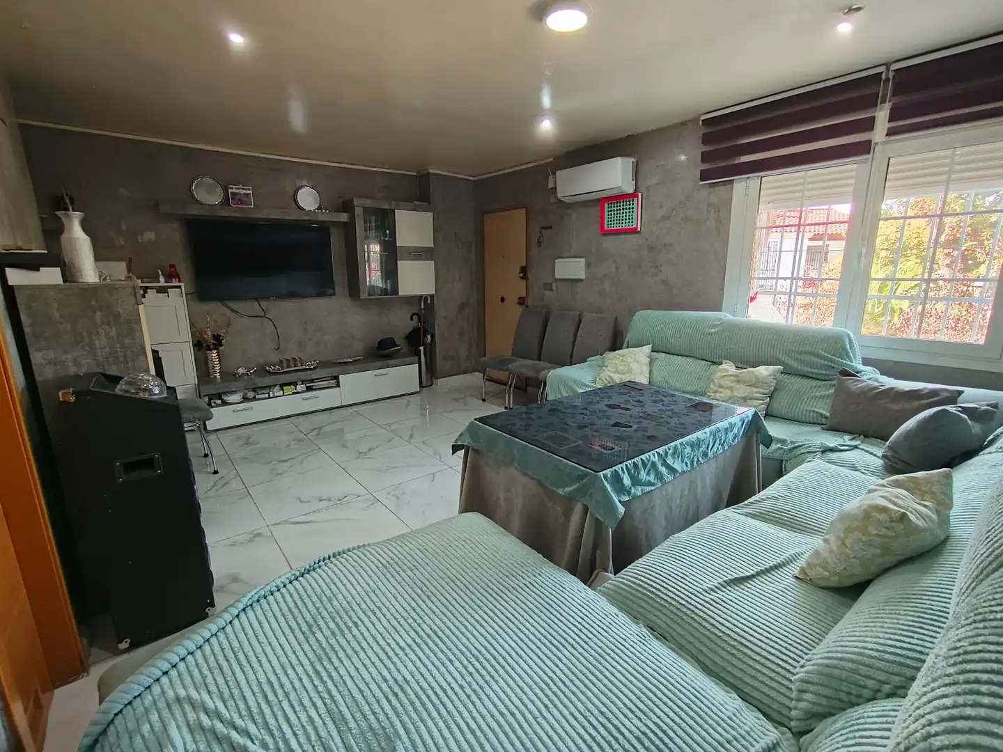 Sala de estar de Casa adosada en venta en Alhendín con Aire acondicionado, Amueblado y Balcón