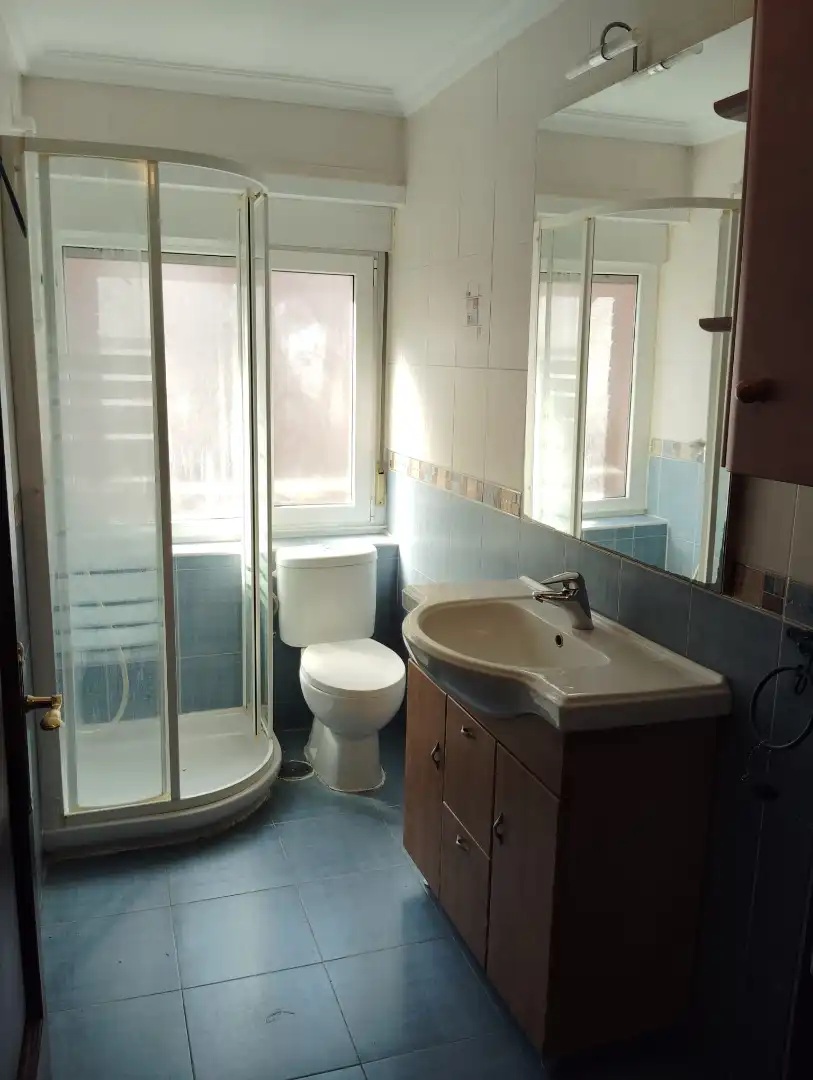 Bathroom of Flat for rent in Oviedo   with Heating, Furnished and Oven