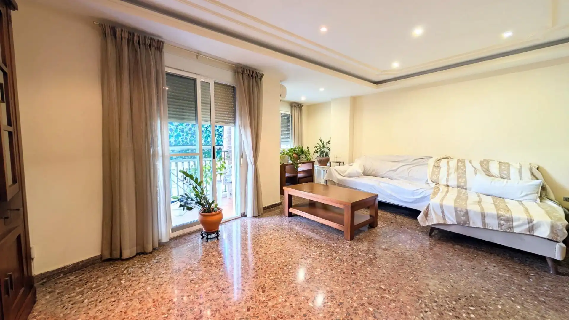 Living room of Flat for sale in Elche / Elx  with Air Conditioner and Balcony
