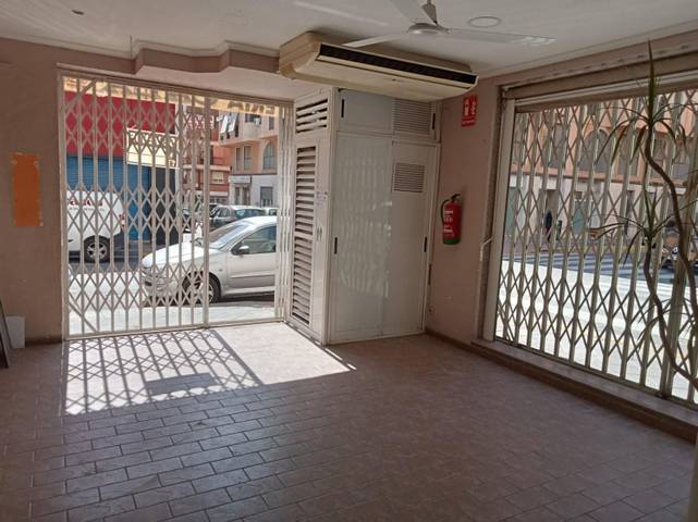 Local comercial en Venta en El Toscar