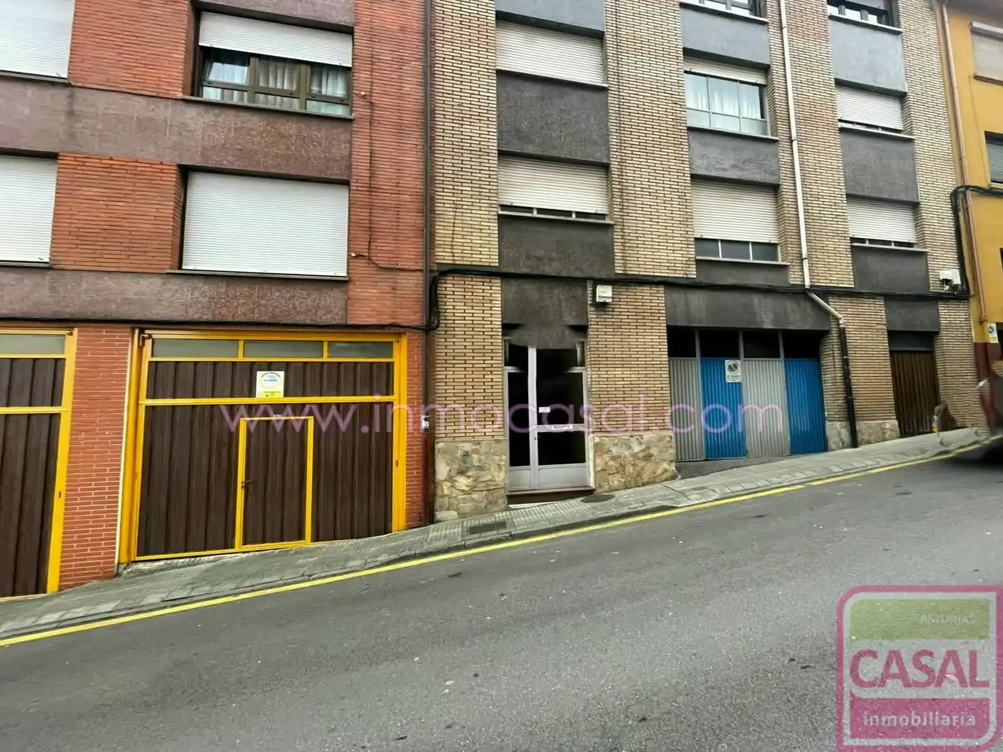Vista exterior de Piso en venta en Lena con Calefacción, Terraza y Amueblado