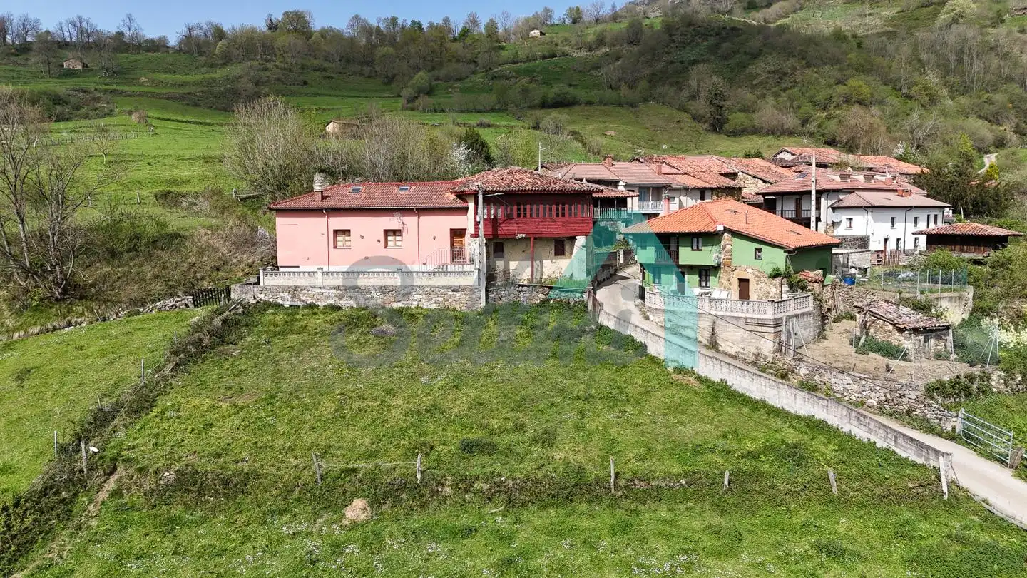 Casa adosada en venda en Quirós amb Jardí privat i Terrassa
