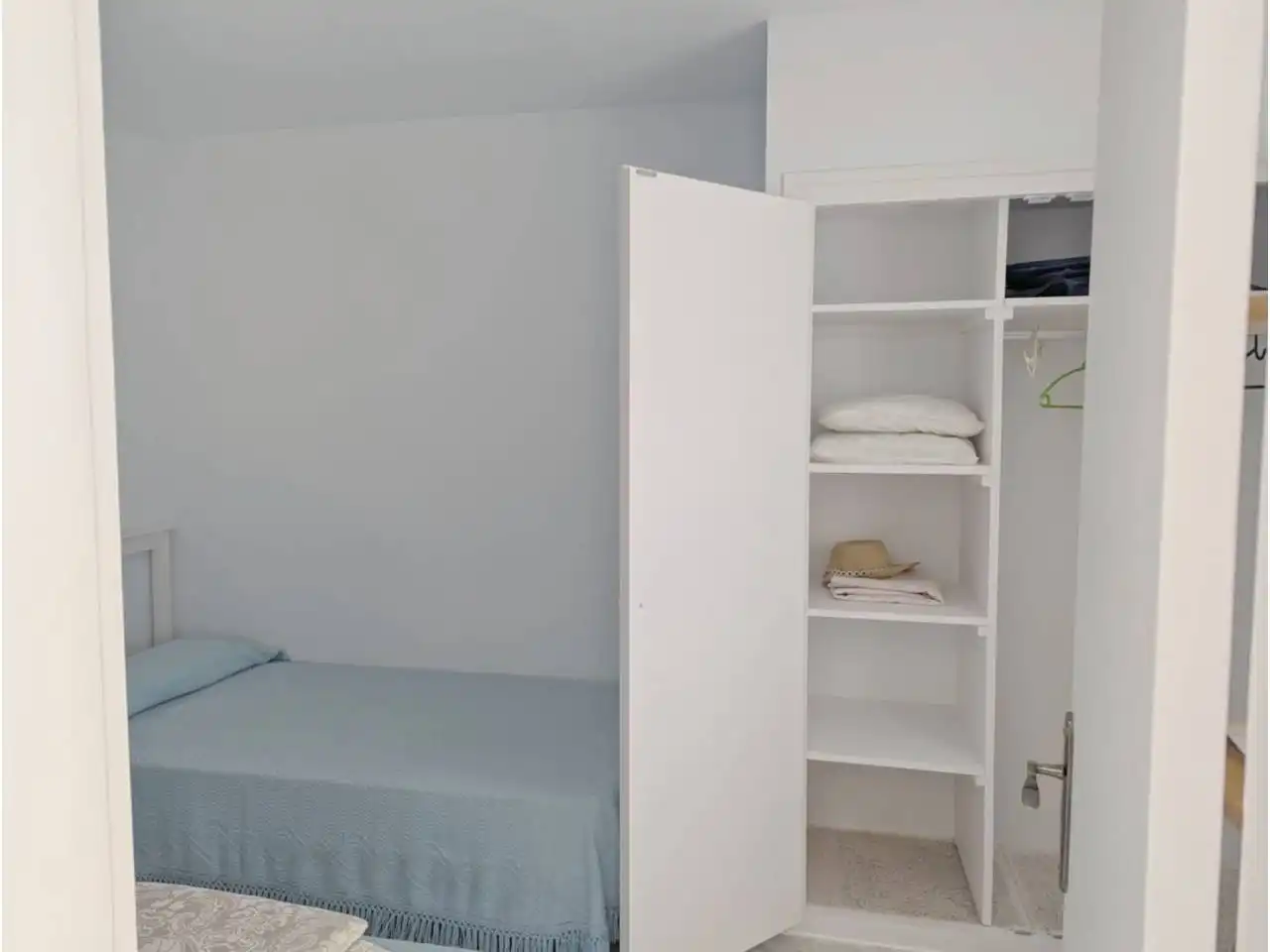 Habitación de Piso de alquiler en Vilanova i la Geltrú con Jardín privado, Terraza y Amueblado