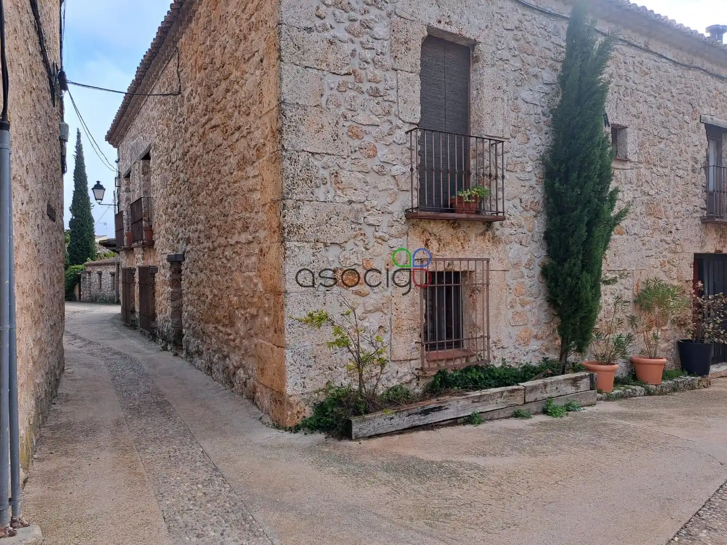 Vista exterior de Piso en venta en El Olivar con Calefacción y Amueblado
