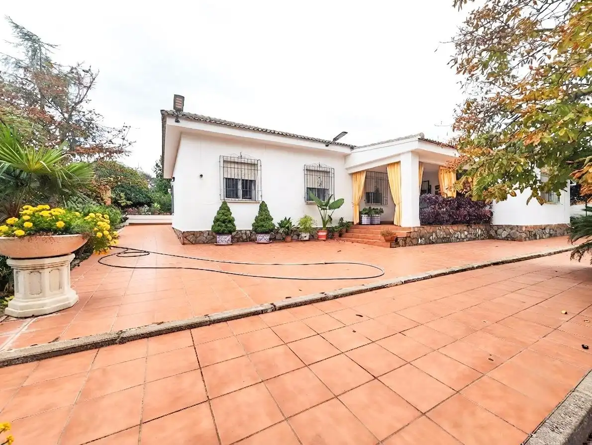Vista exterior de Casa o chalet en venta en Puertollano con Aire acondicionado, Calefacción y Jardín privado