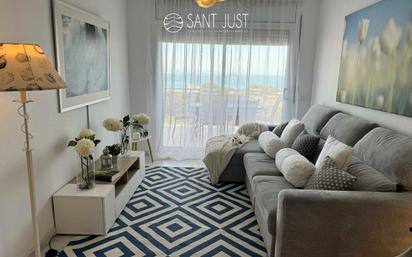 Sala d'estar de Apartament en venda en Salou amb Aire condicionat, Terrassa i Moblat