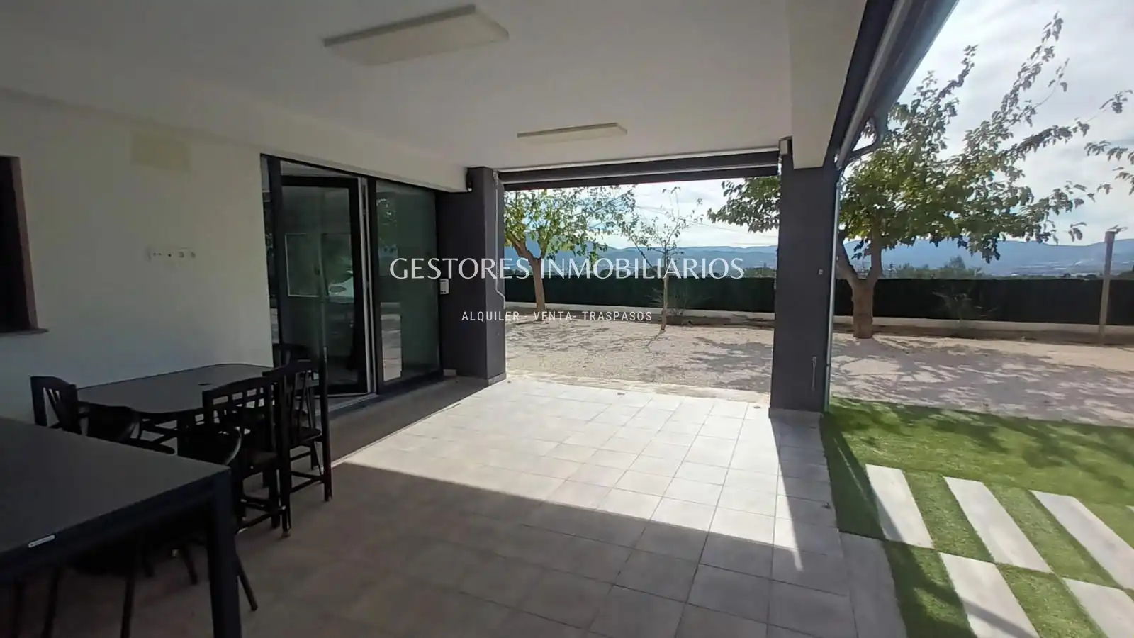 Terrassa de Casa o xalet en venda en Gaianes, Alicante
