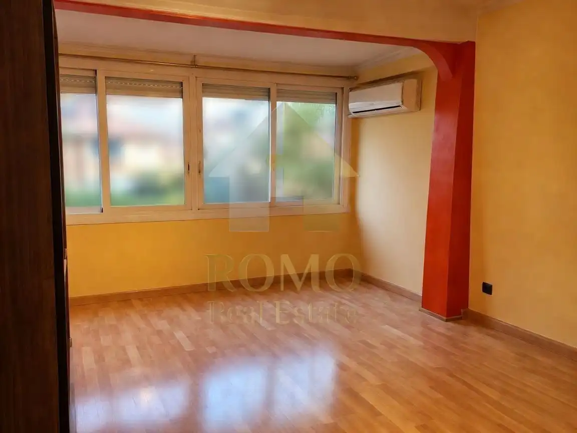 Flat for sale in Carrer del Cadí, imagen 2