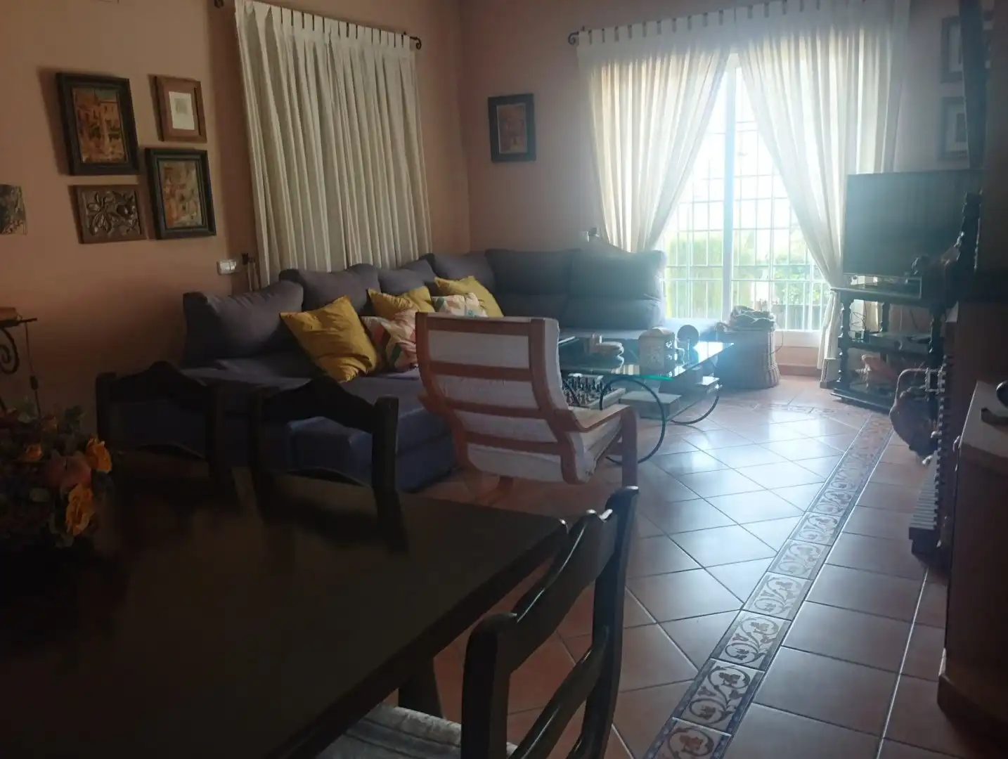 Sala de estar de Casa o chalet en venta en Bormujos con Aire acondicionado, Calefacción y Terraza