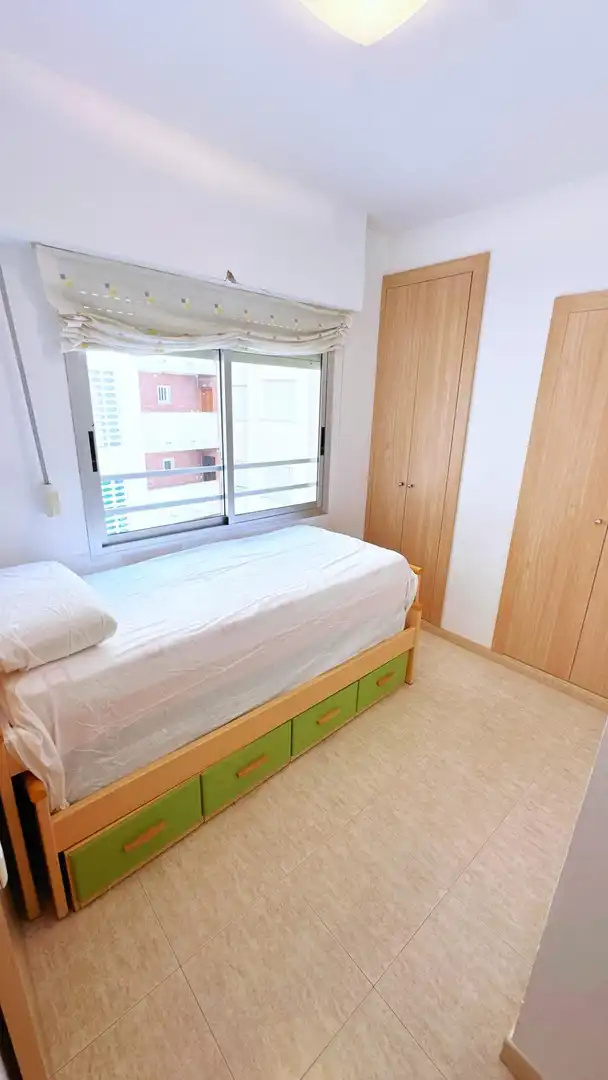 Habitación de Apartamento en venta en Gandia con Amueblado, Balcón y Piscina comunitaria