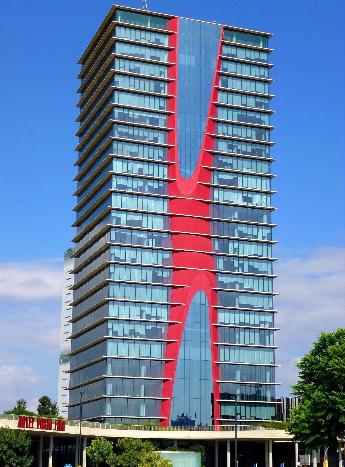 Vista exterior de Oficina de lloguer en L'Hospitalet de Llobregat amb Aire condicionat